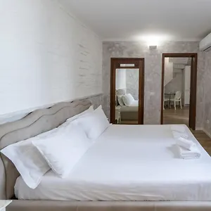 - 2° Floor Roma